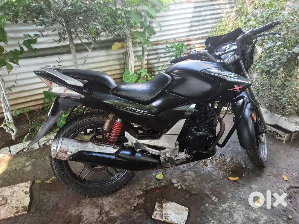 Cbz x tream 2012 model good condition