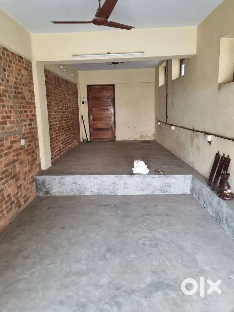 Office space 400 sqft  near university HO, kairaili tv road,kunnukuzhy