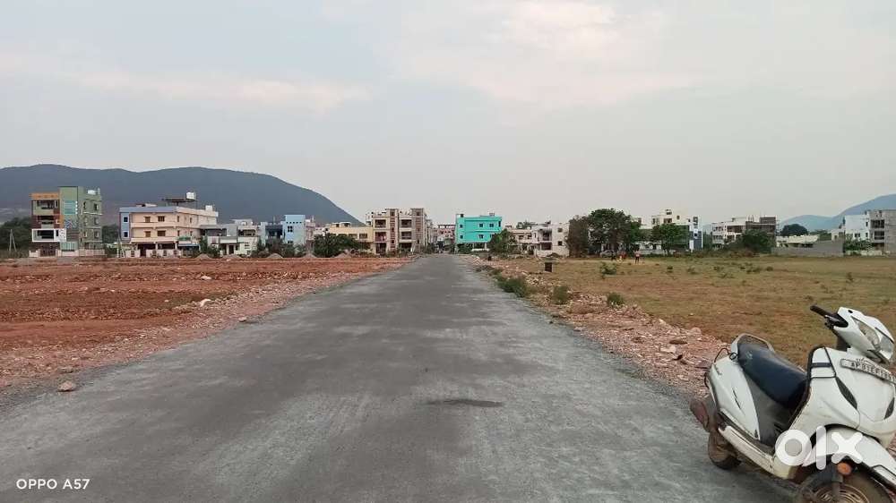 Vuda plot pendurti junction near gvmc limits,near 6line's road