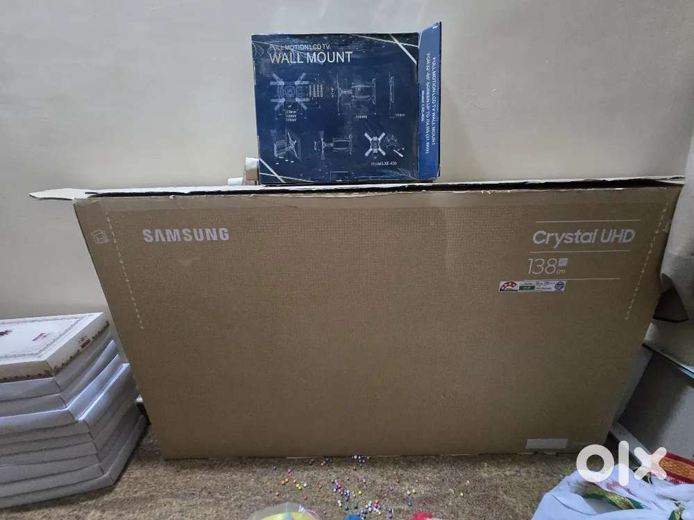 Samsung Crystal 4K Infinity Vision with flexible- 100 degree TV mount