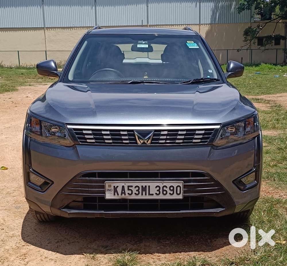 Mahindra XUV300 W6, 2023, Petrol