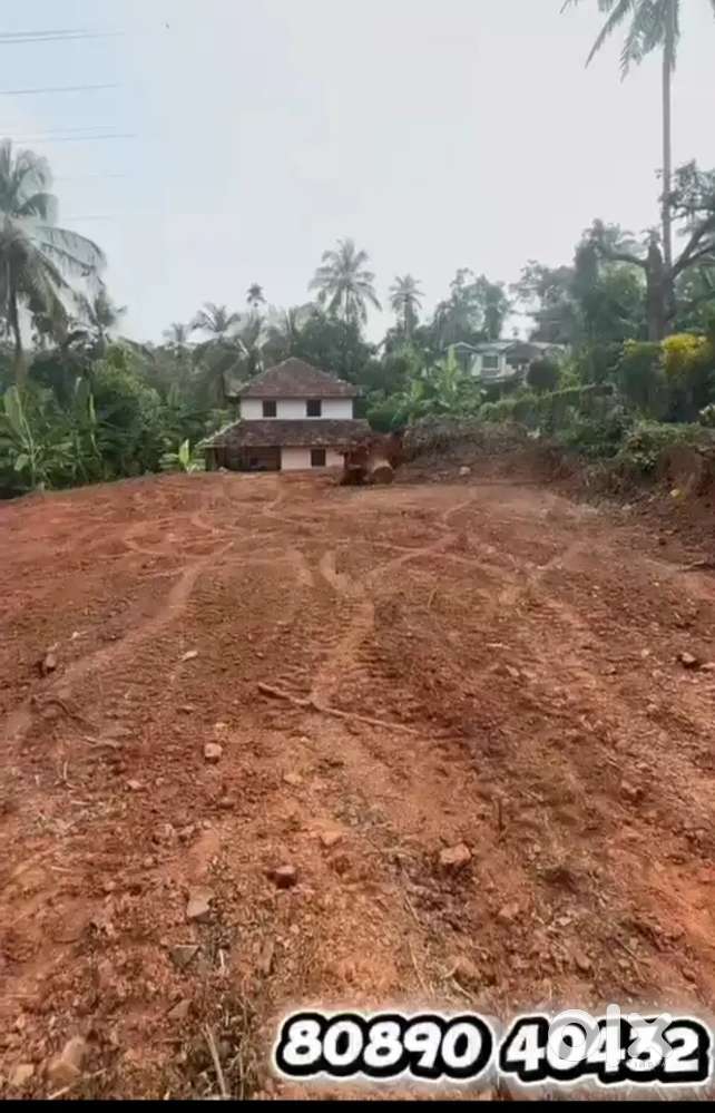 The location is close to MUNDAYD INDOOR STADIUM And National Highway