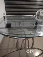 ഗ്ലാസ് ടേബ്ൾ