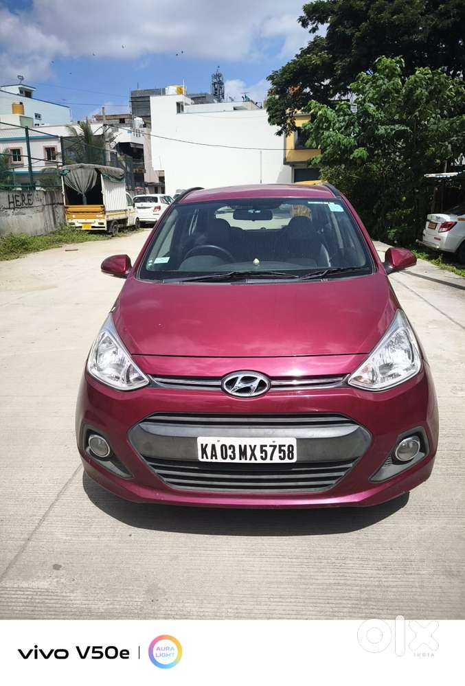 Hyundai i10 Sportz AT, 2016, Petrol