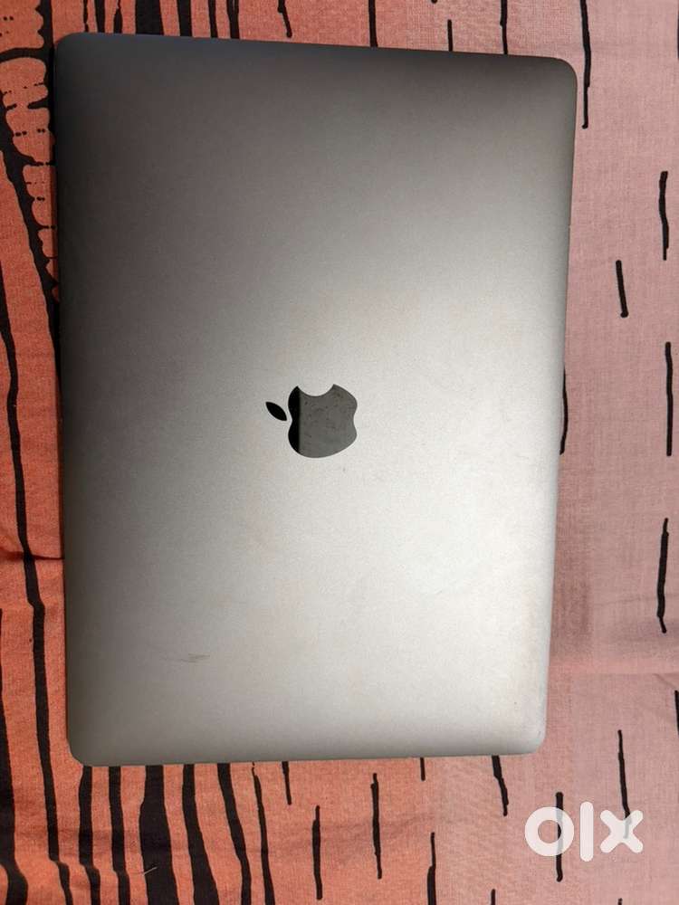Macbook pro 2017 i5 model