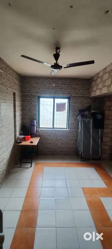 Need A Roommate Dn nagar Near metro station