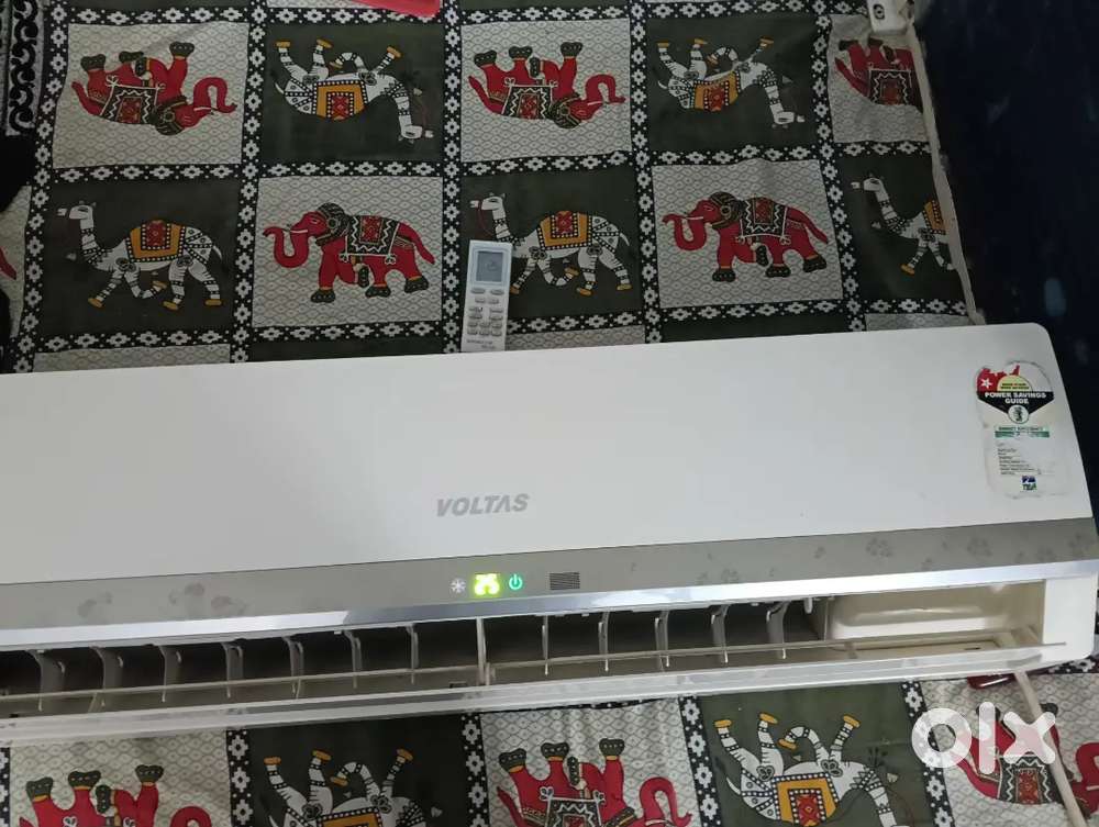 Voltas 1.5 ton air conditioner working condition me ha complete