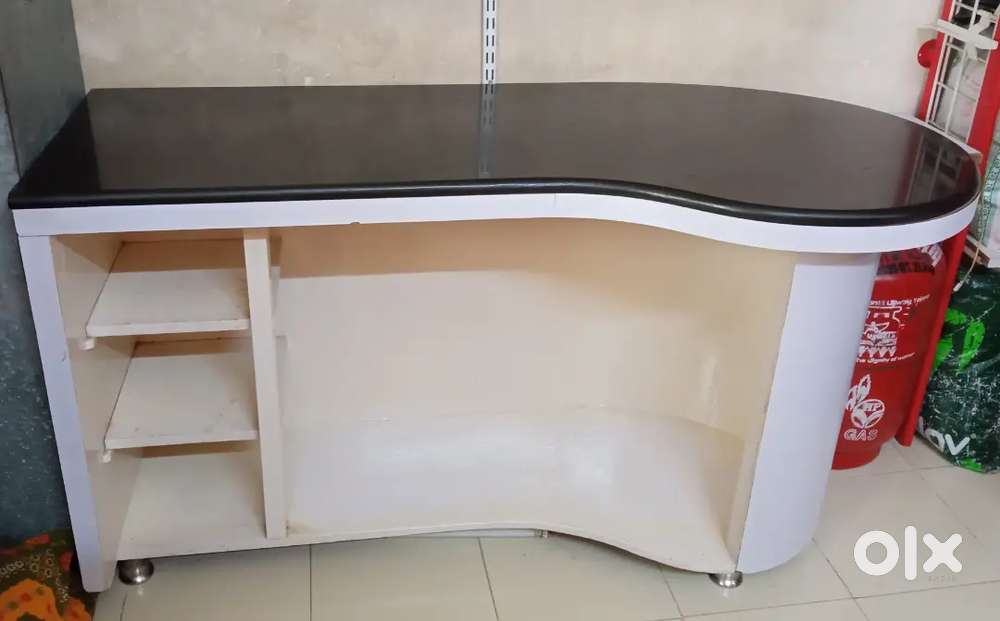 Counter table