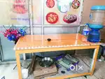 Good Condition quality Wooden Dining 6Siter Table. Size- 3ft X 6ft
