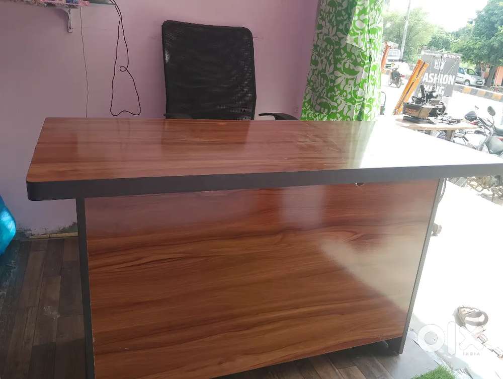 Computer table + chair +2Stool (Good Condition)