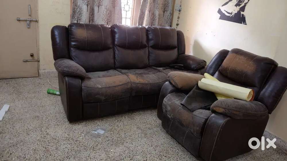 Recliner sofa