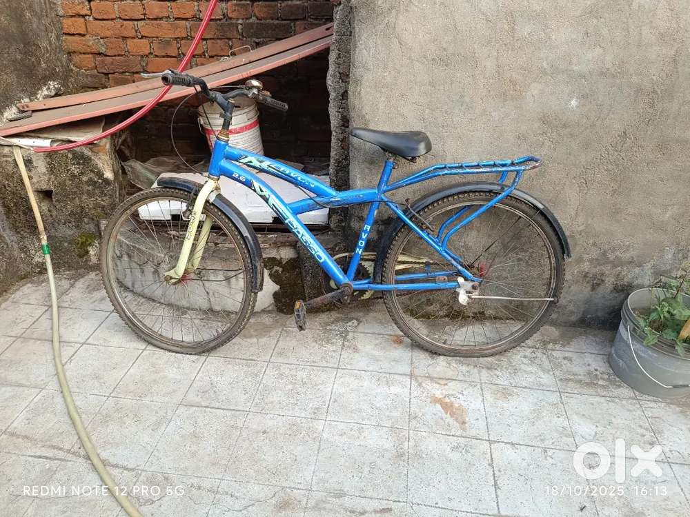 Avon bicycle Quite rusted in such parts and Repairance