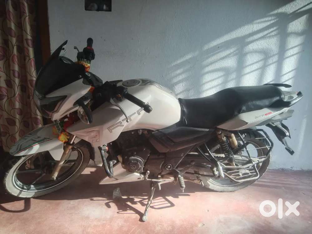 Apache RTR 180