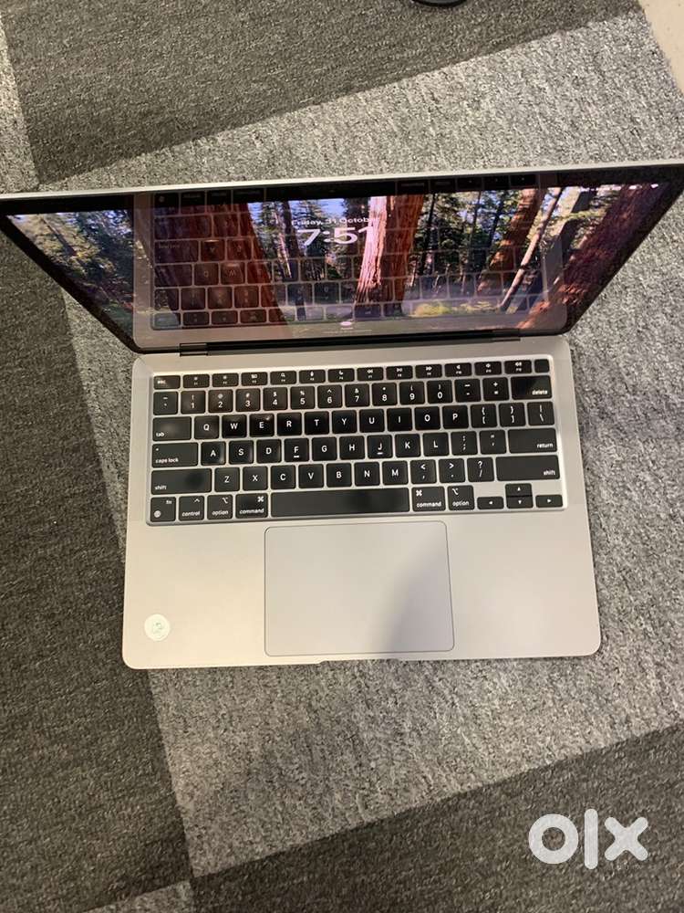 Macbook Air M1 /2020/13inch/8GB RAM/512GB SSD/Good working/Bill