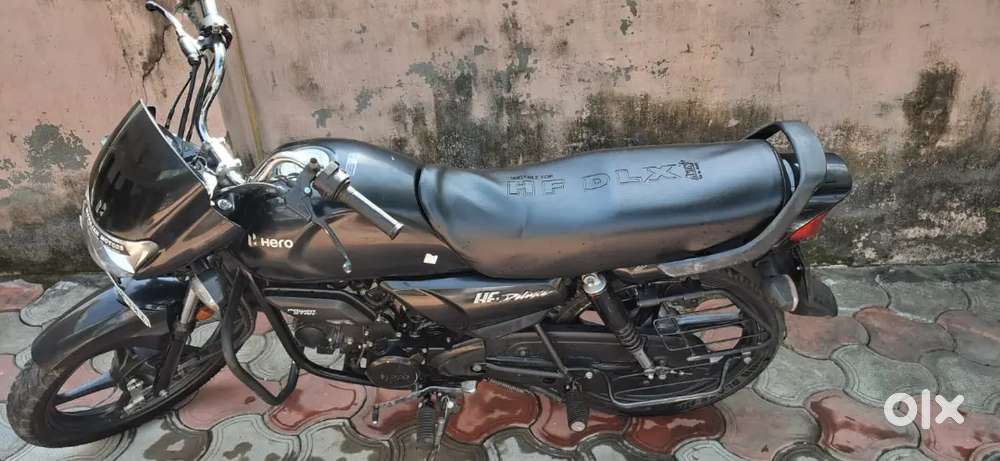 HF Deluxe Aug 2023 model in very good condition, 1st owner, self start