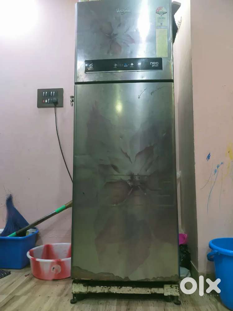 Whirpool refrigerator model no FF2D2784S/2016