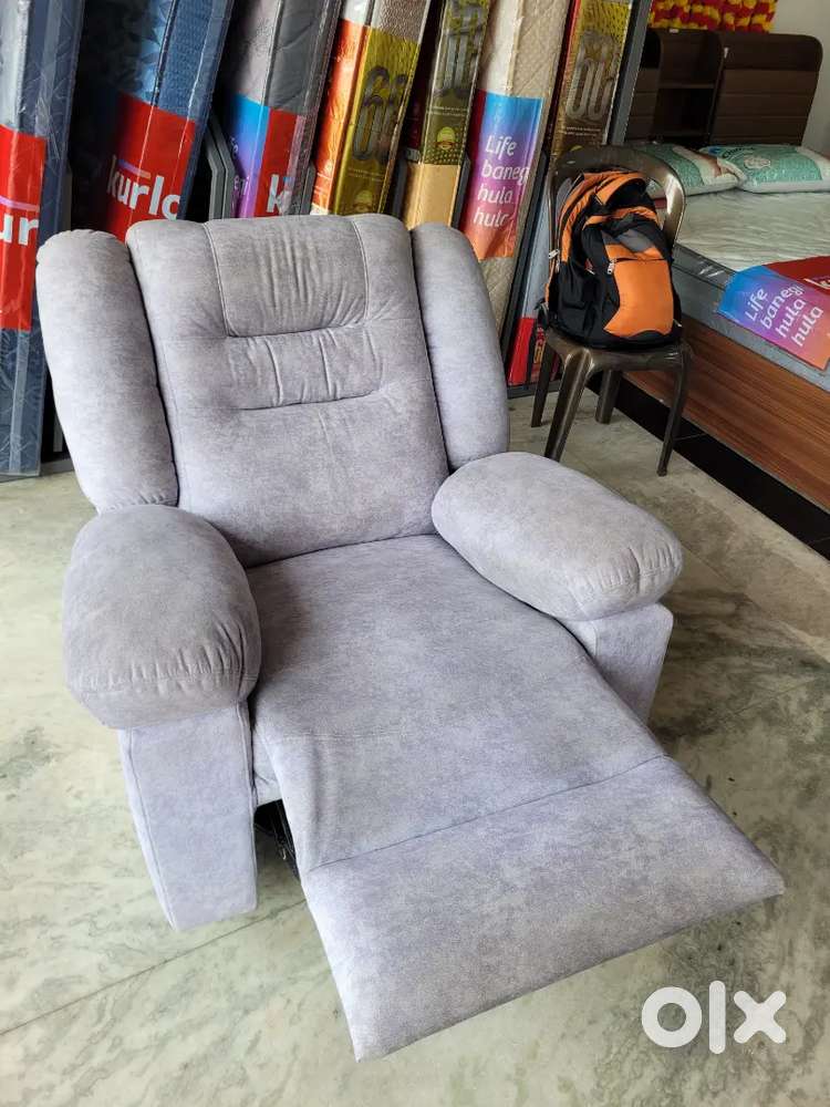 Kurlon Manual Recliner with Rocking Mechanism(Display Clearence Sale)