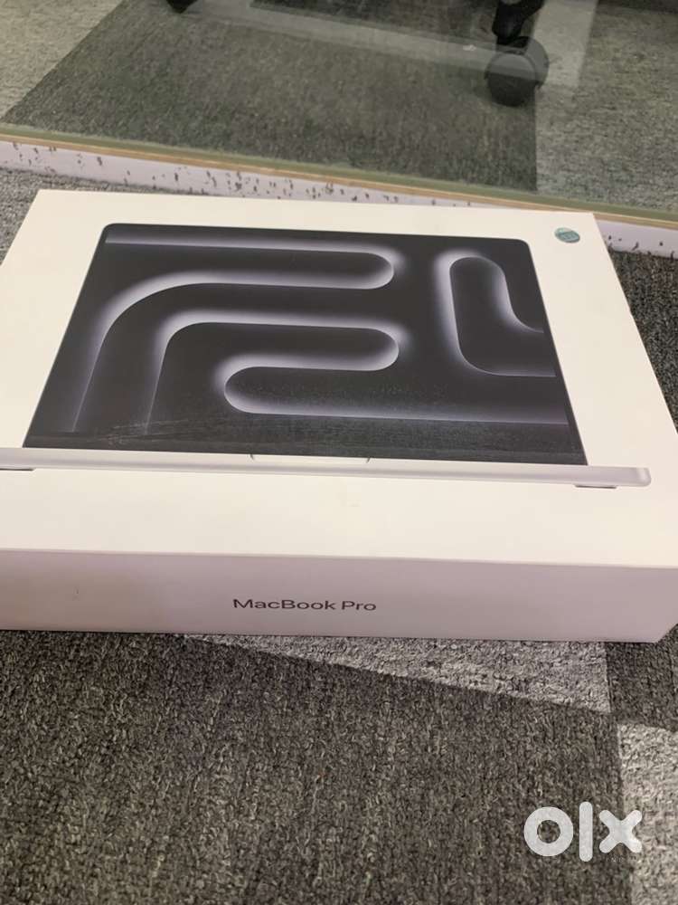 Macbook pro M5chip/Brand New/14inch/2025/24GB/1TB SSD/Apple warranty