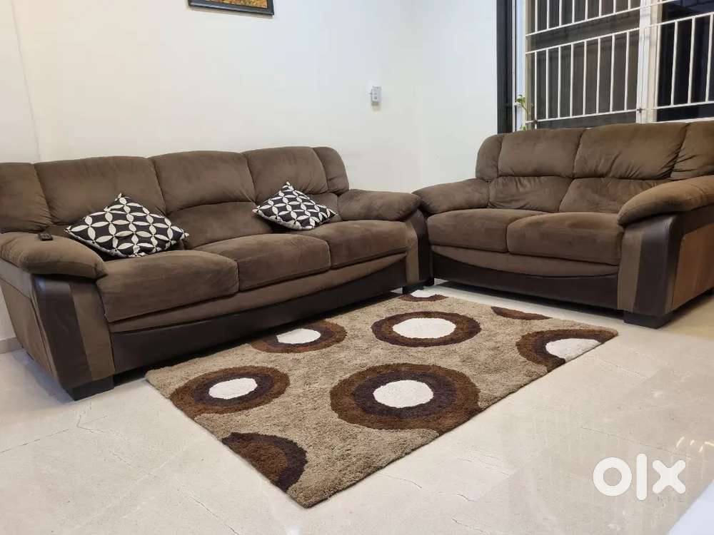 Royal Oak 5-Seater Sofa–Excellent Condition
