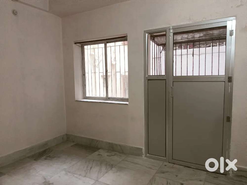 2BHK Flat near market, playground and school.