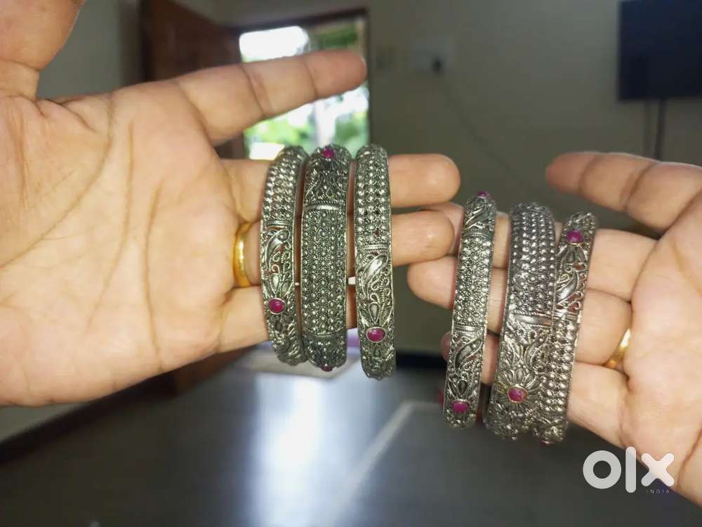 Oxide bangles