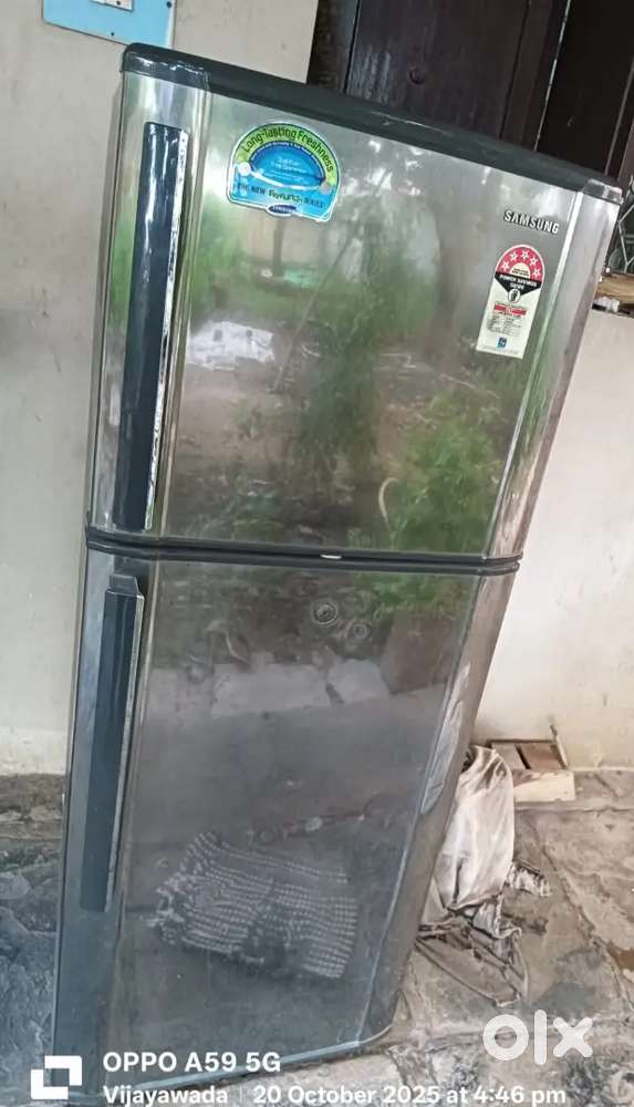 Samsung 265 liters capacity double door fridge