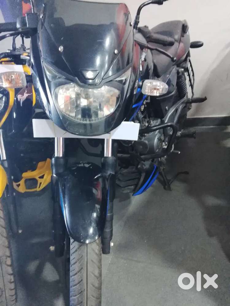 Pulsar 150 blue black