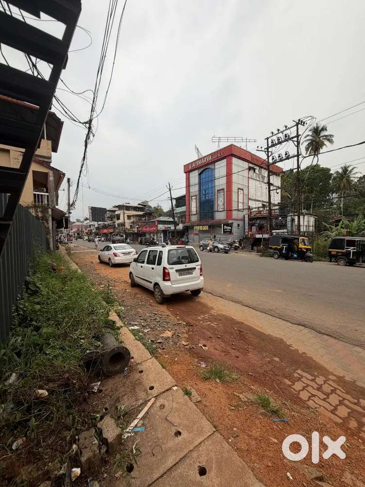 Shop Room FOR RENT AT PAMPADY, KALACHANDHA JN