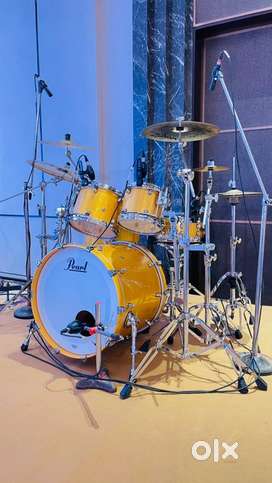 Rental Pearl reference Drumkit available on rent