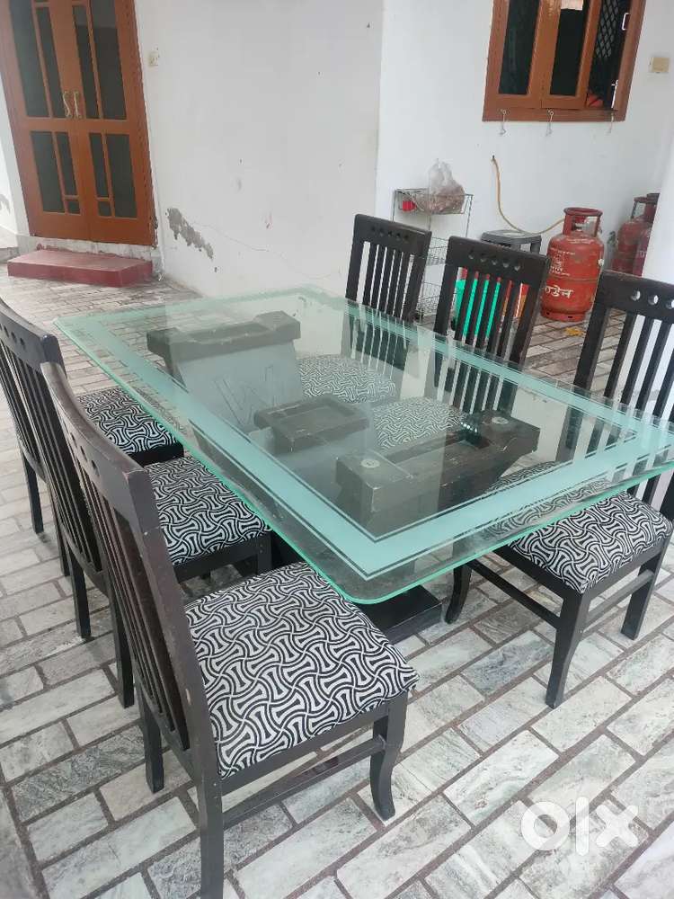 DINNING table six chairs