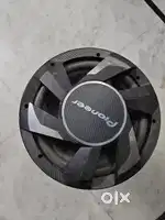 Pioneers amplifier and woofer