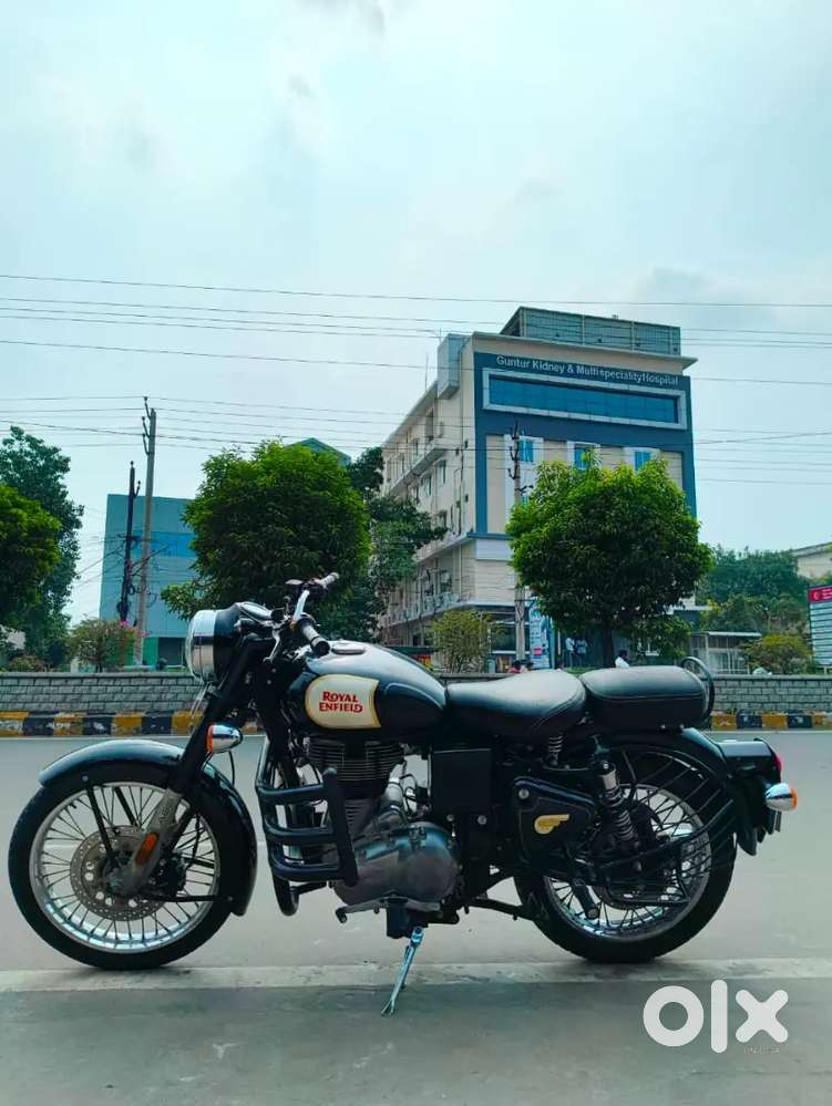 Classic 350 black color