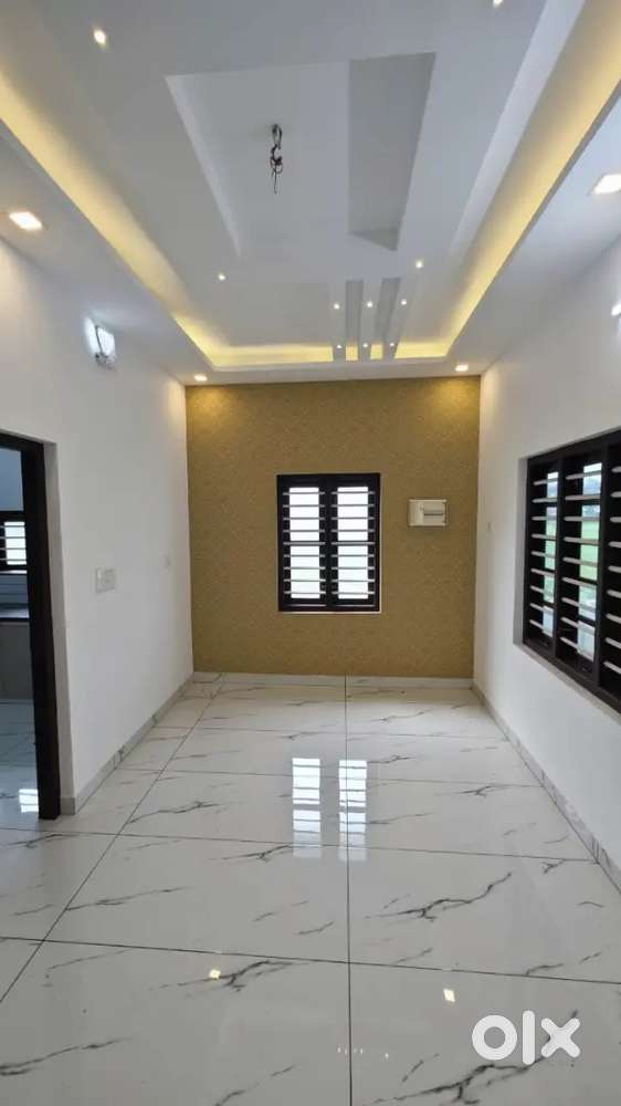 ANGAMALY 1000 SQUARE FEET 3 BHK ATTACHED HOUSE 5 CENT  30 LAK