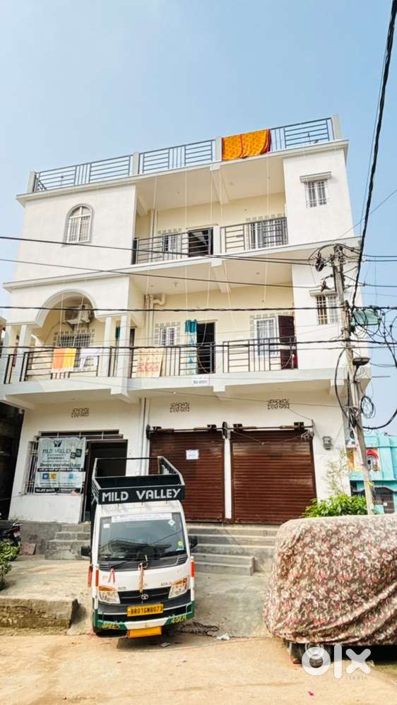 3 bhk flat for rent available for 6500 in Vikash Vihar Colony