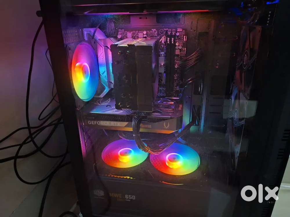 Gaming PC with Ryzen 5 9600x, RTX 5060 and 32 GB DDR5 RAM