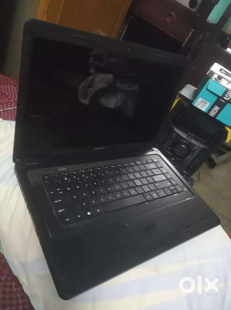 Compaq laptop 4gb/1tb