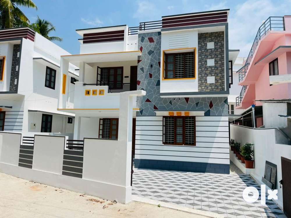 Pothencode 1600sqft 4cent 3bhk attached House
