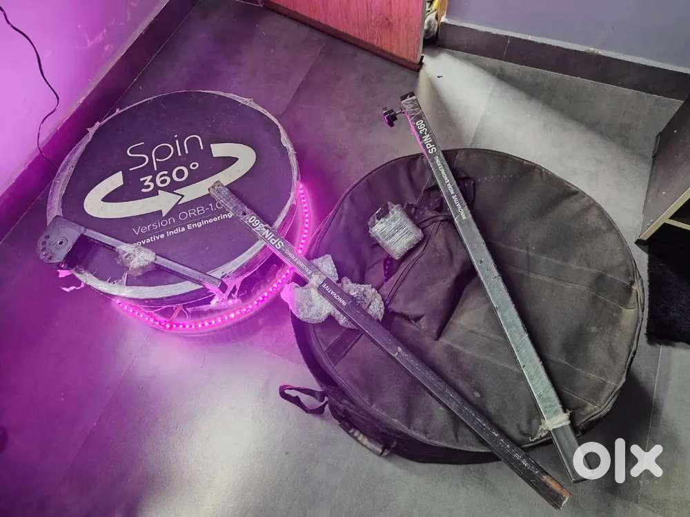 Spin 360 photo booth,