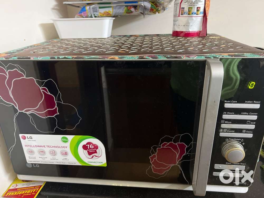 LG Microwave in working condition