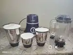 Electric mixer with one large ,medium,small jar with a juice maker
