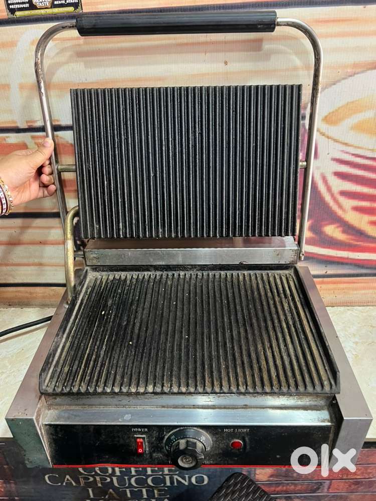 Deep frezzer 300 ltr capacity one and half month old and griller