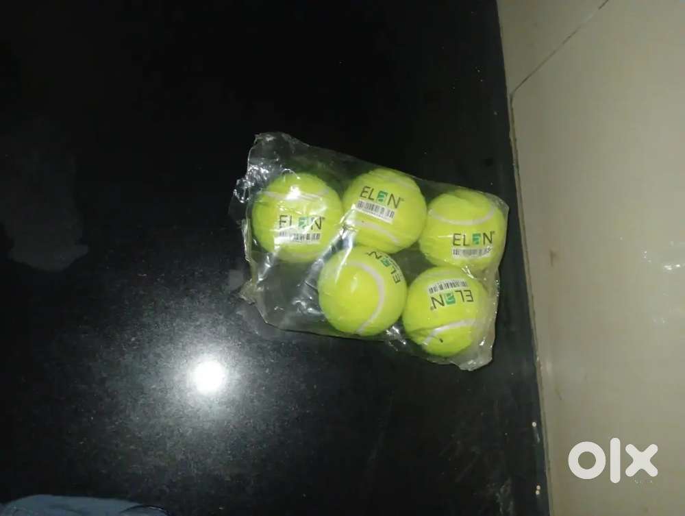 TENNIS BALL