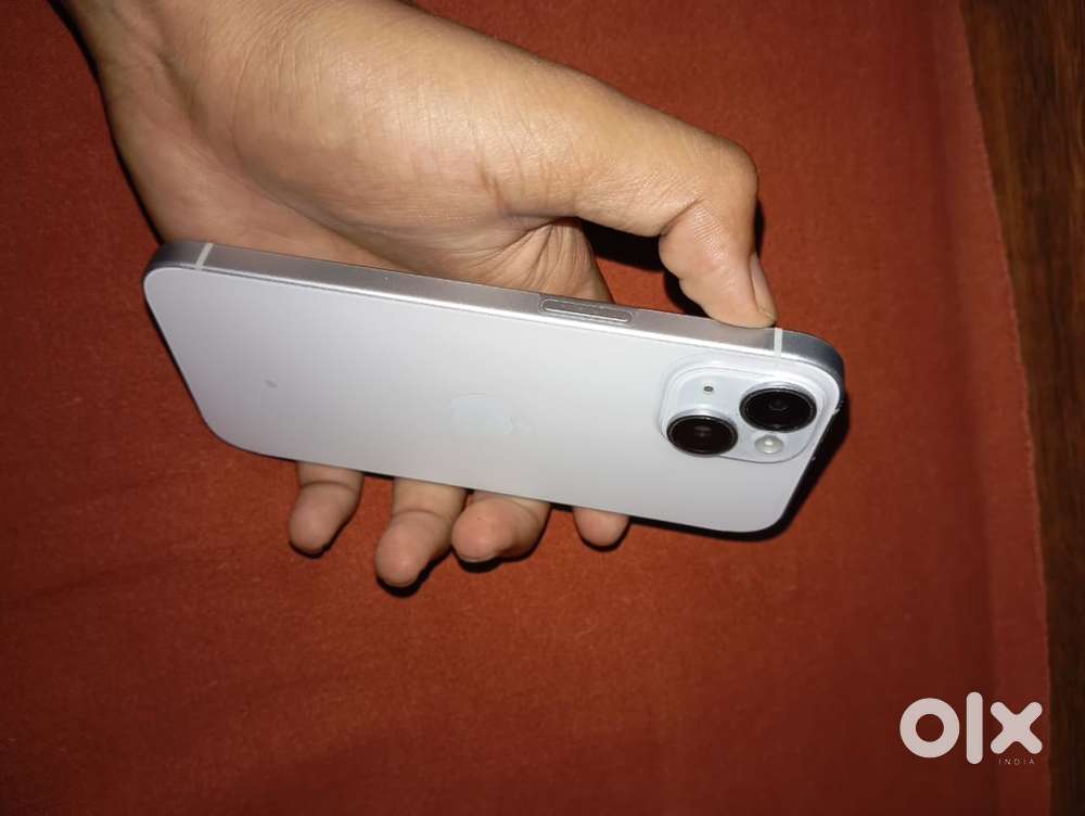 Iphone 15 5 months old phn under warranty