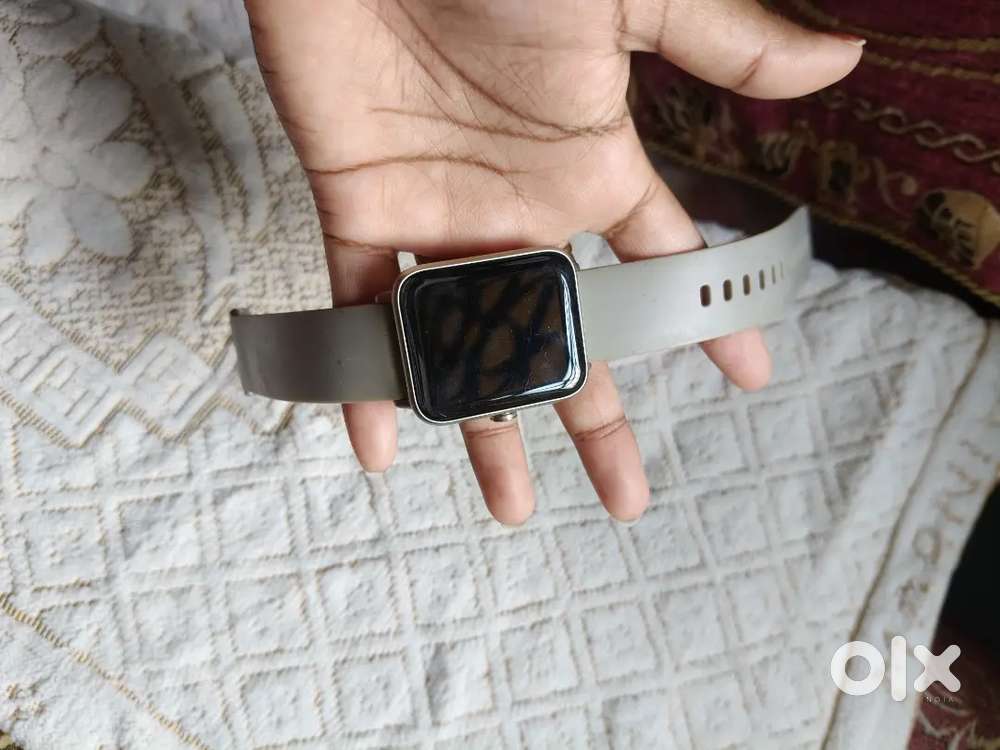 Smart watch, smart watch with its charger
