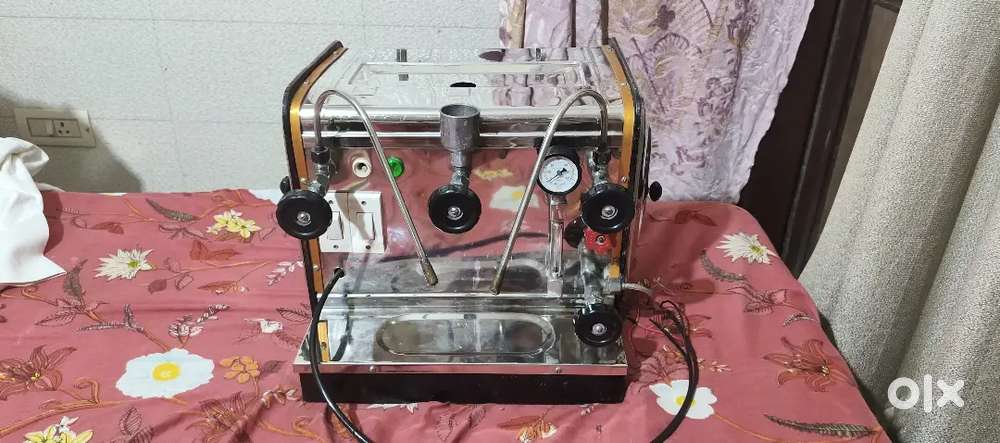 Espresso coffee machine