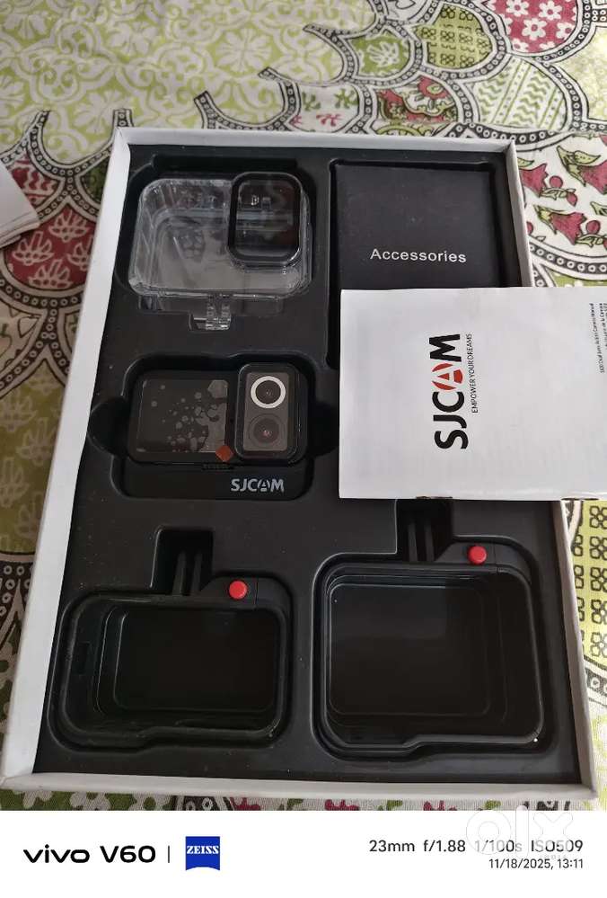 Sjcam sj20 dual lens action camera only 1 month used