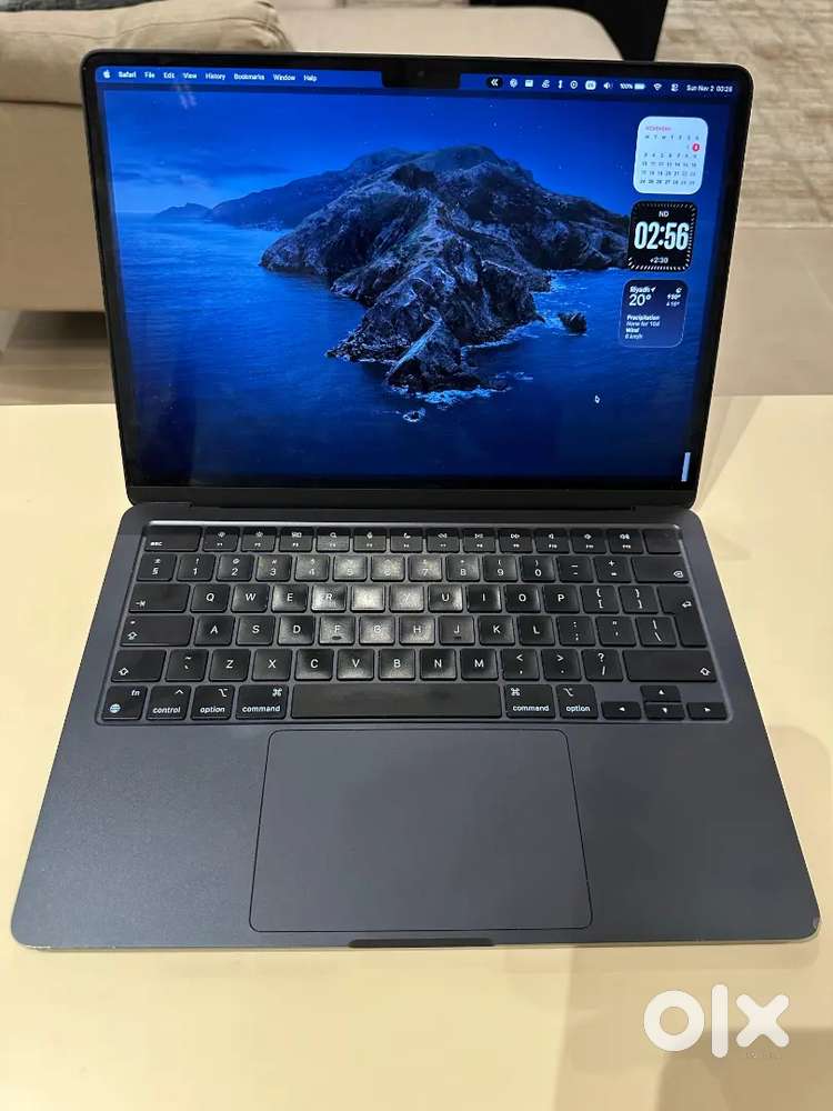 Macbook Air M2 13.6 inch 8 GB Memory 256 GB Storage