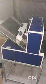 Bread slicer