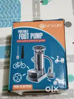 Portable foot pump
