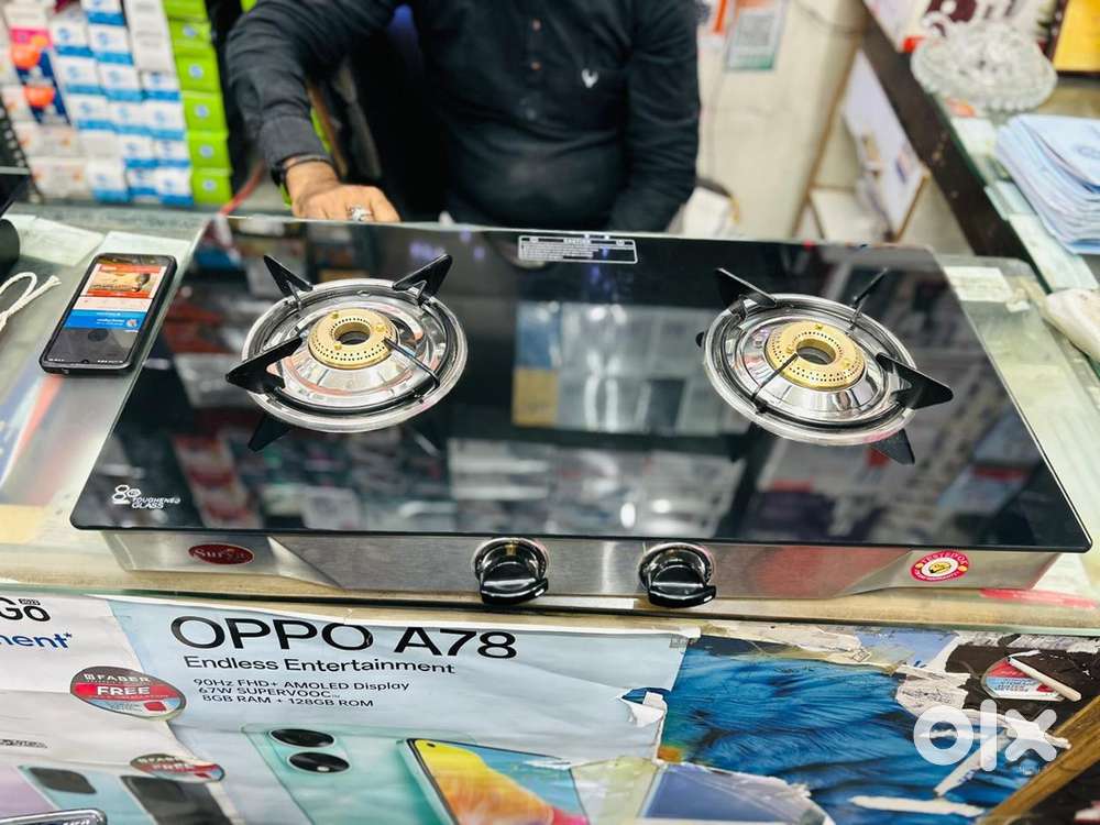 Glass top gas stove